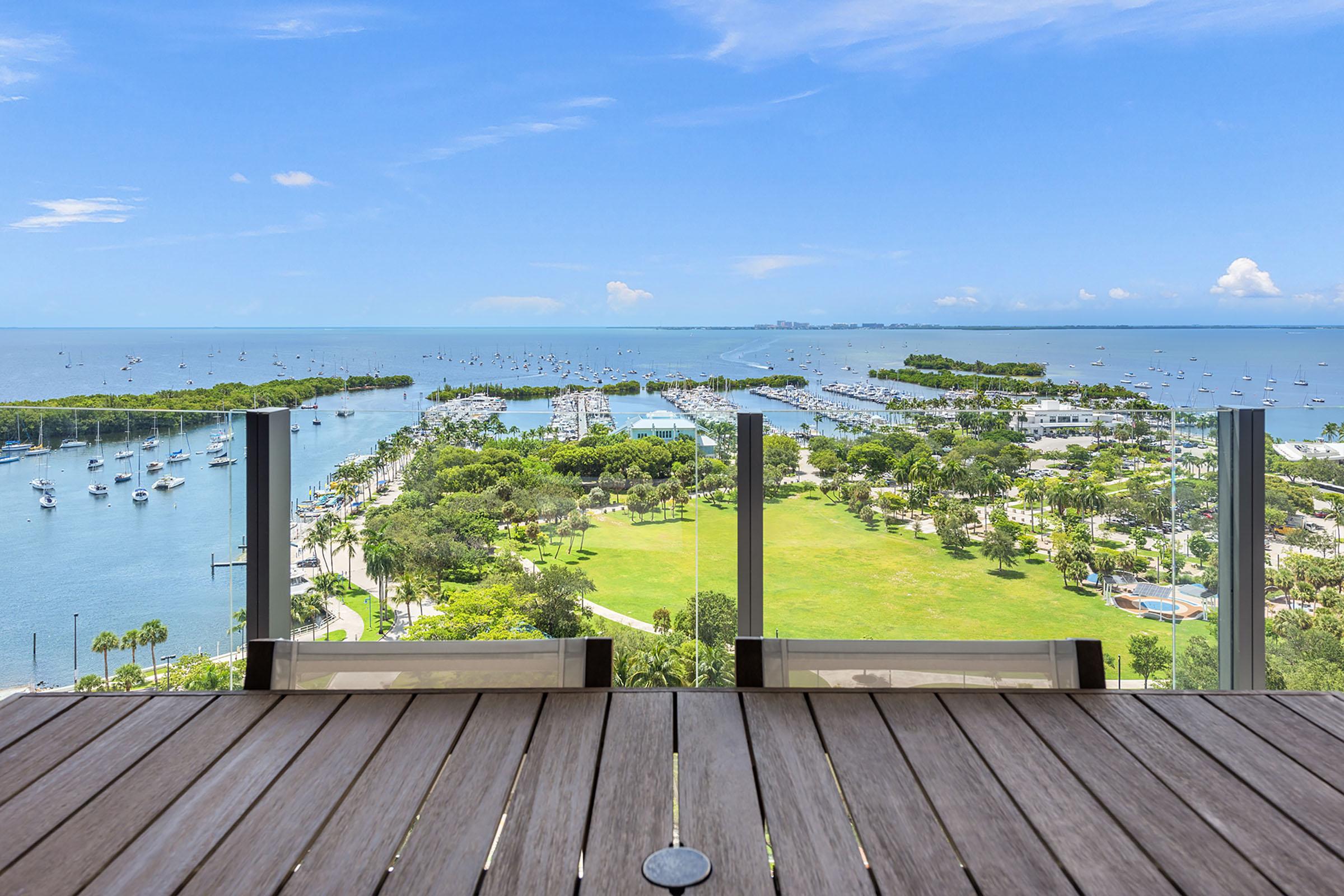 One Park Grove 15 C Balcony Dining View